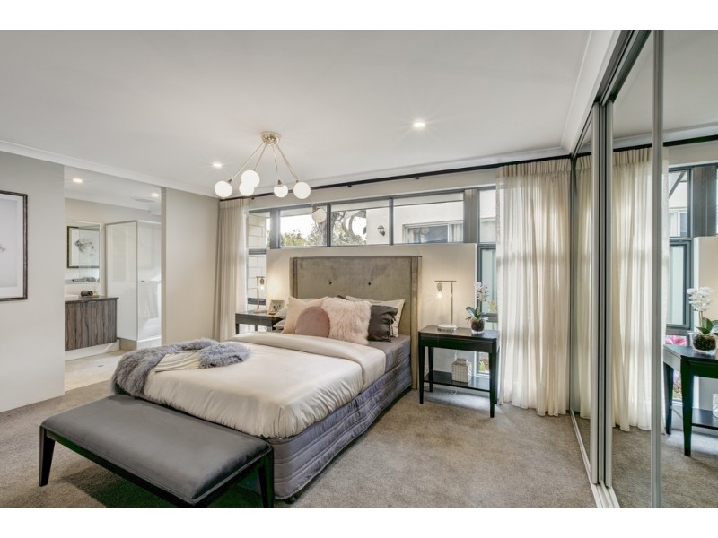 30 Davilak Crescent, Manning WA 6152