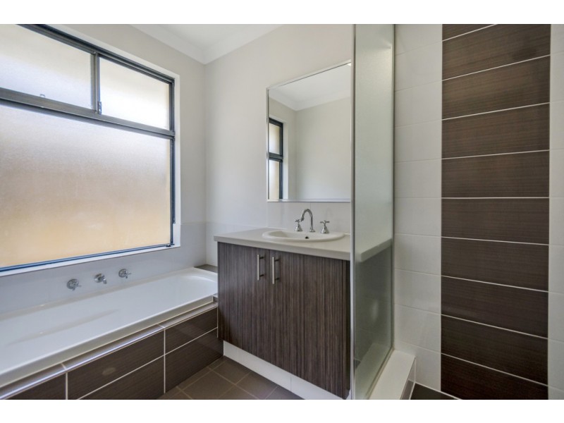 8 Epidote Vista, Wellard WA 6170