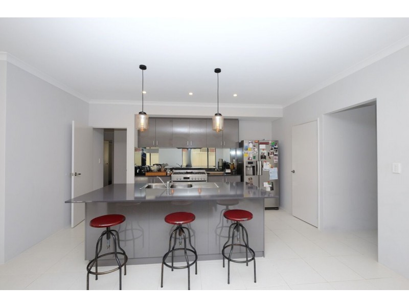 184 Badgerup Avenue, Lakelands WA 6180