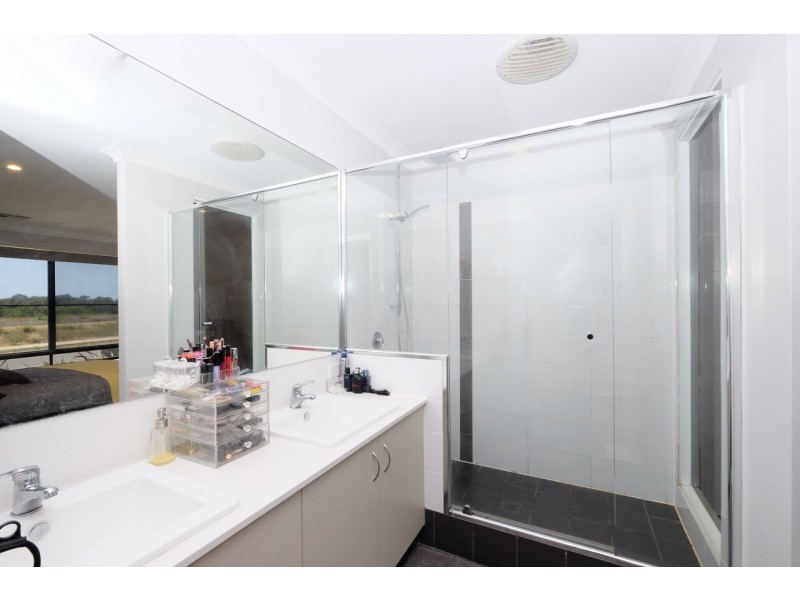 184 Badgerup Avenue, Lakelands WA 6180