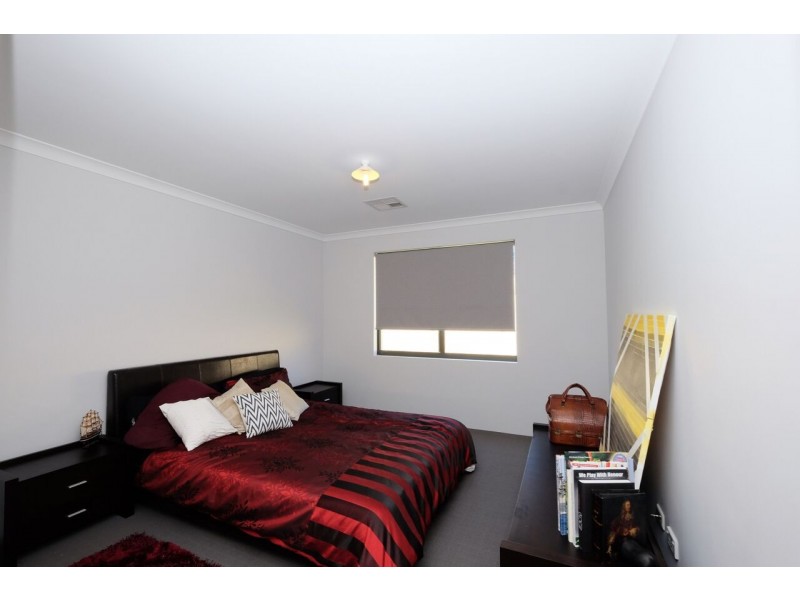 184 Badgerup Avenue, Lakelands WA 6180