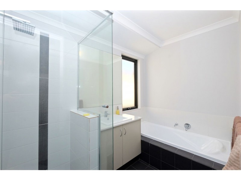 184 Badgerup Avenue, Lakelands WA 6180