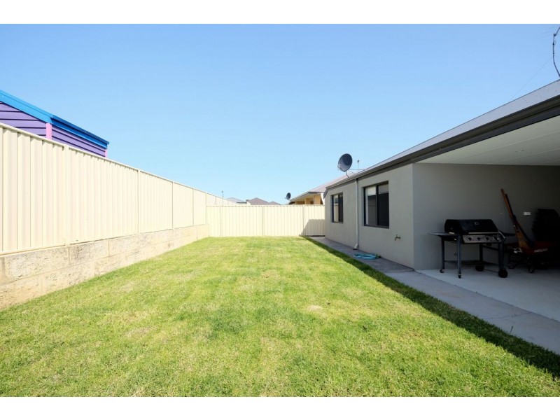 184 Badgerup Avenue, Lakelands WA 6180