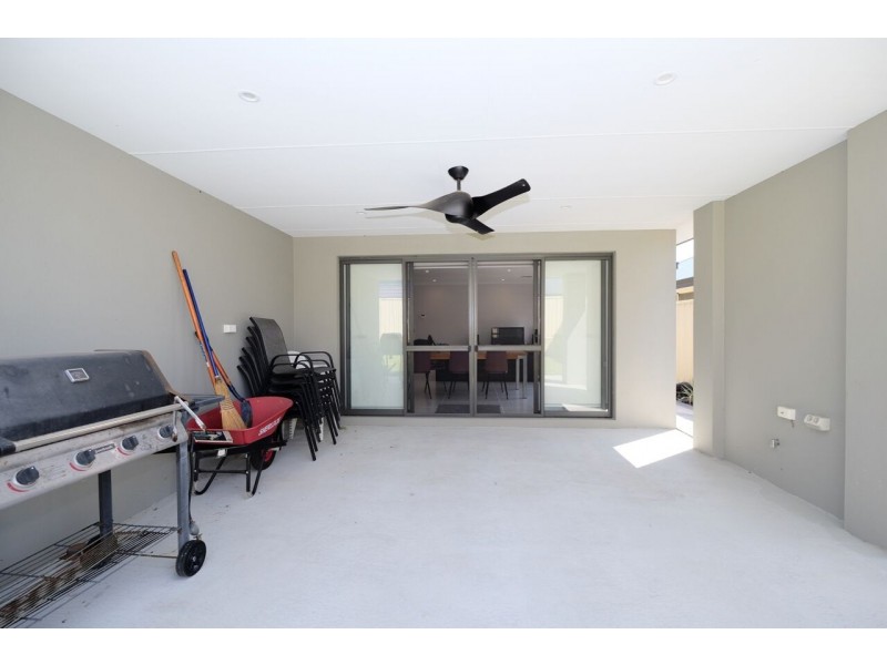 184 Badgerup Avenue, Lakelands WA 6180