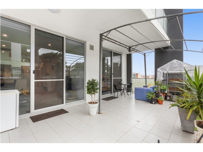 2/95 Chalgrove Avenue, Rockingham WA 6168