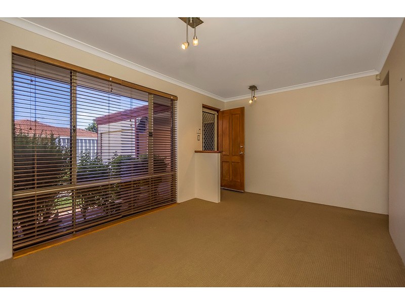 6 Orkney Mews, Waikiki WA 6169