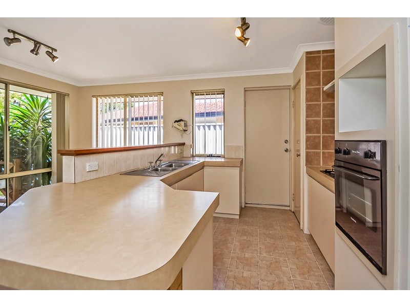 6 Orkney Mews, Waikiki WA 6169