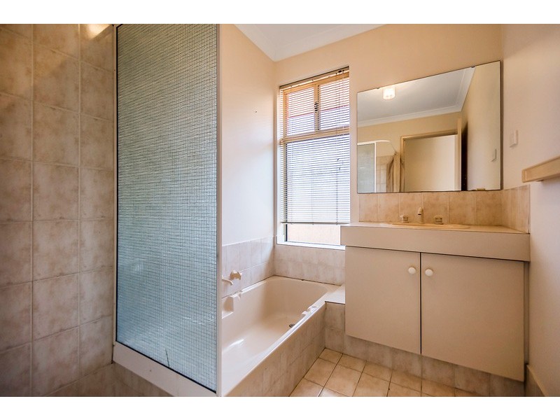 6 Orkney Mews, Waikiki WA 6169