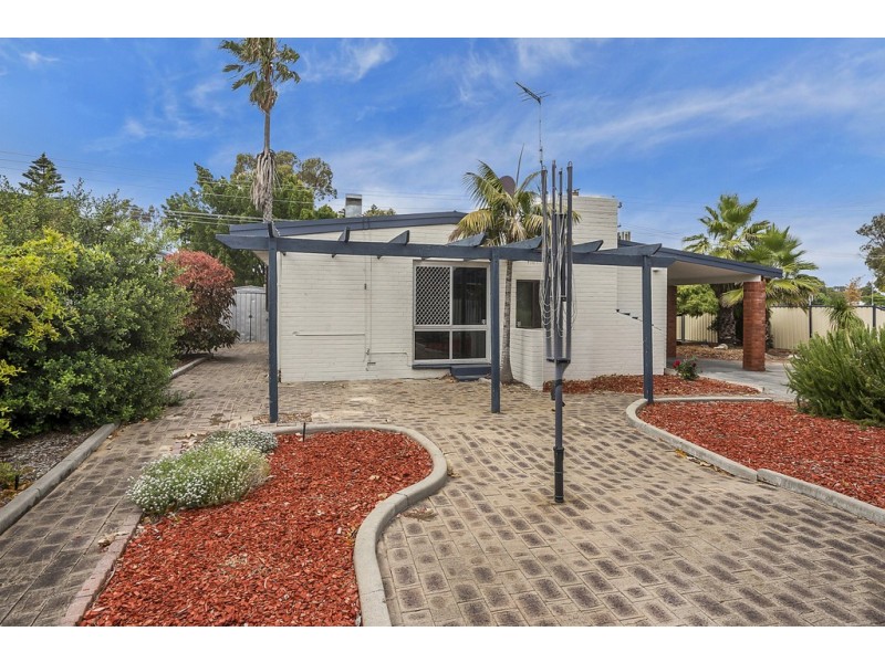 2 Corona Close, Rockingham WA 6168