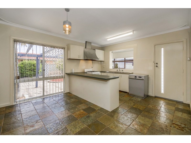 2 Corona Close, Rockingham WA 6168