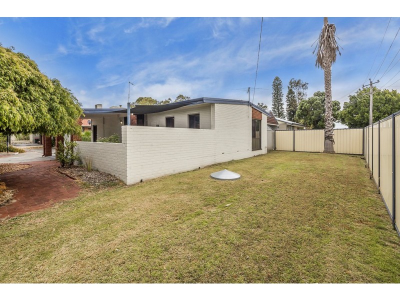 2 Corona Close, Rockingham WA 6168