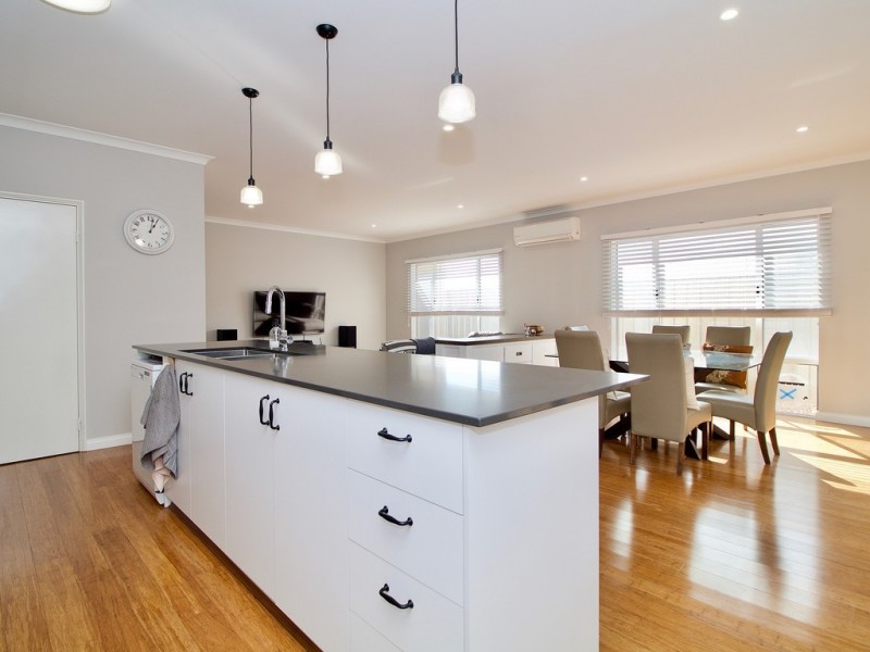 10 Crimson Road, Karnup WA 6176