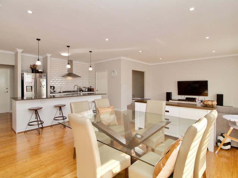 10 Crimson Road, Karnup WA 6176