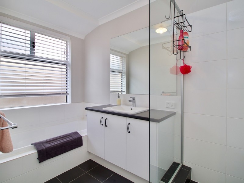 10 Crimson Road, Karnup WA 6176