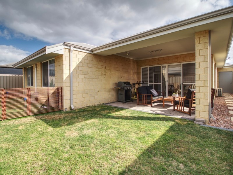 10 Crimson Road, Karnup WA 6176