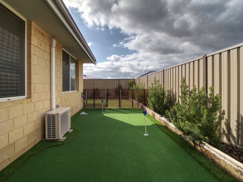 10 Crimson Road, Karnup WA 6176