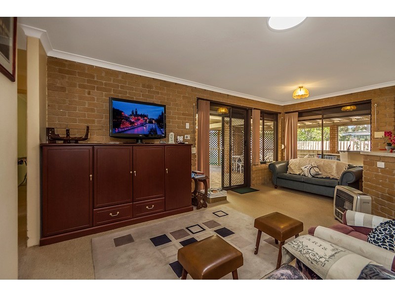 109 Seabrooke Avenue, Rockingham WA 6168