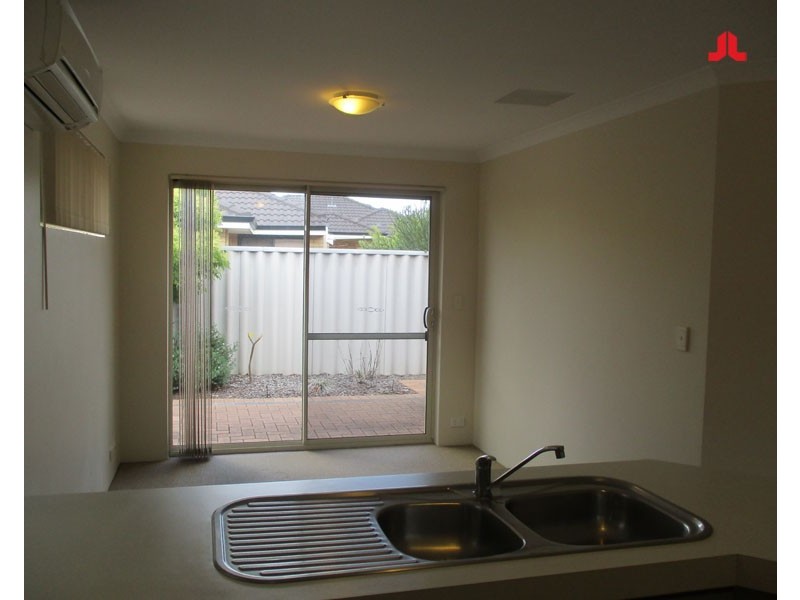 6/4 Bristol Street, Warnbro WA 6169