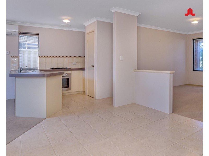 4/2 Moreton Crescent, Warnbro WA 6169