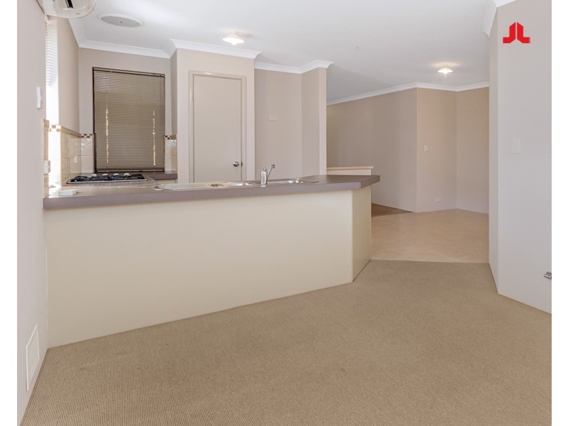4/2 Moreton Crescent, Warnbro WA 6169