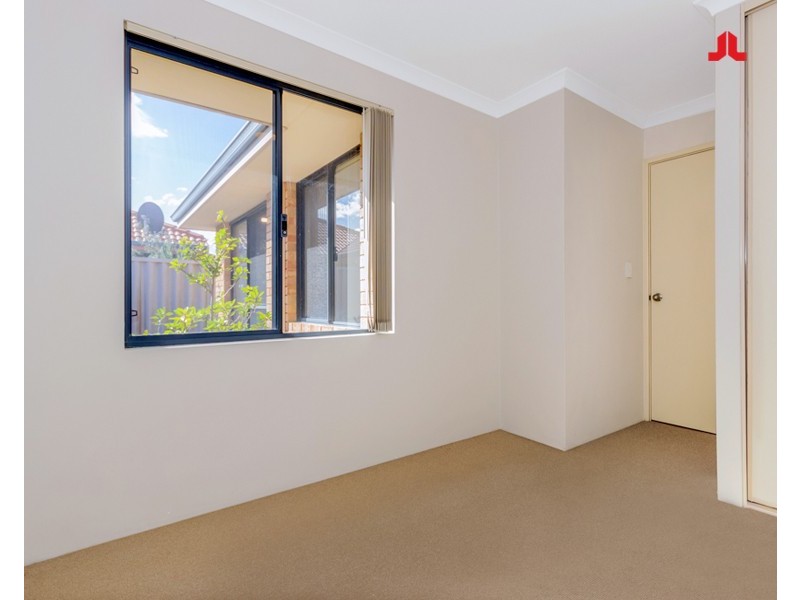 4/2 Moreton Crescent, Warnbro WA 6169