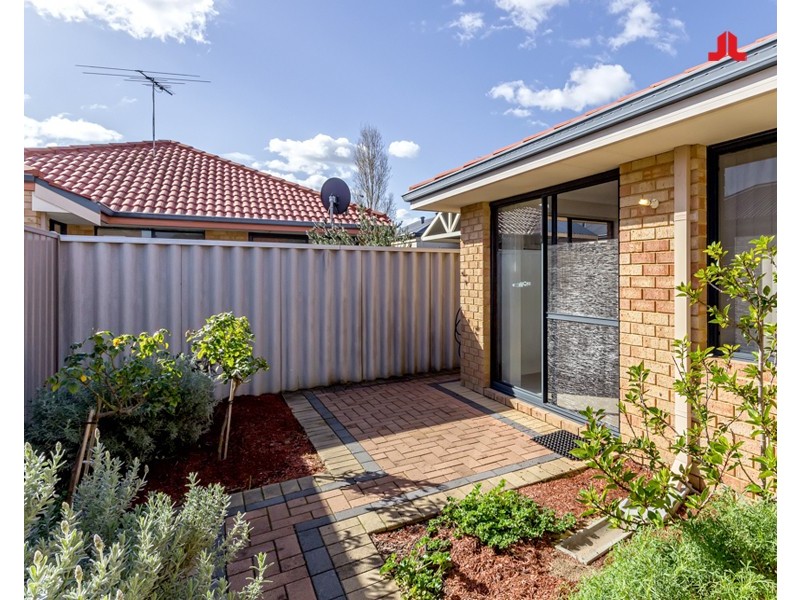 4/2 Moreton Crescent, Warnbro WA 6169