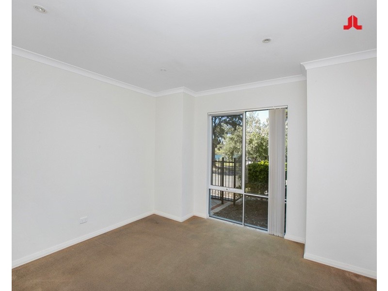 42 Waterfront Parkway, Shoalwater WA 6169