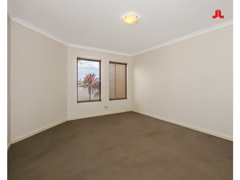 6 Amity Circuit, Shoalwater WA 6169