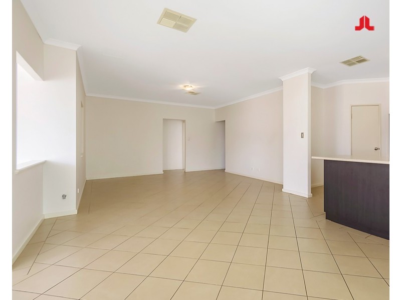 6 Amity Circuit, Shoalwater WA 6169
