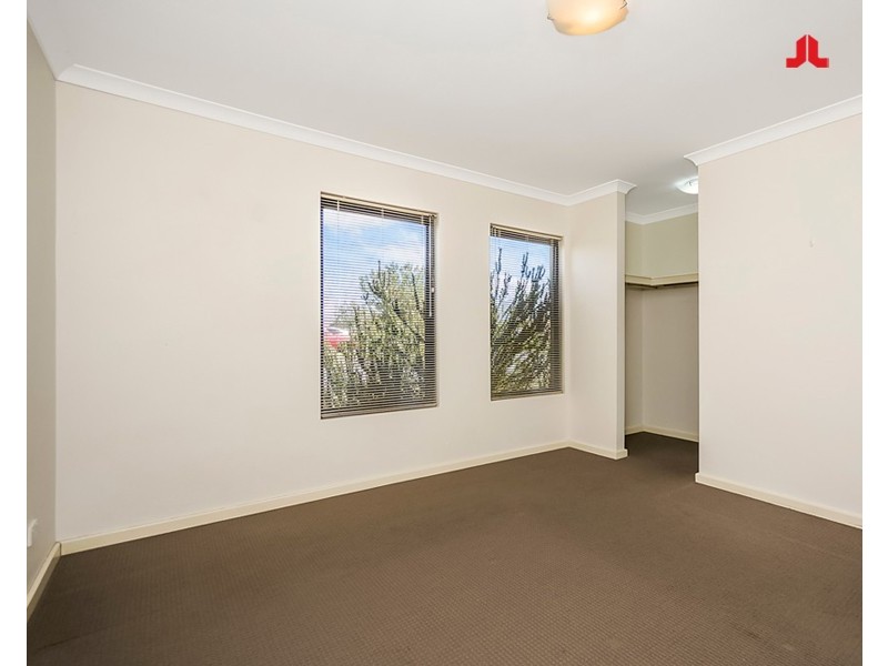 6 Amity Circuit, Shoalwater WA 6169