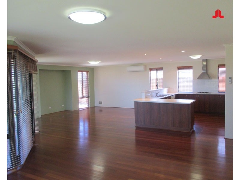 6 Shalimar Brace, Shoalwater WA 6169