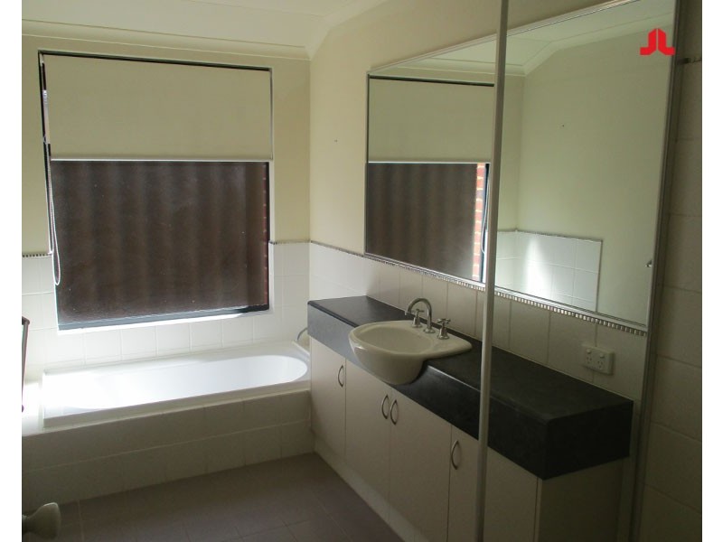 6 Shalimar Brace, Shoalwater WA 6169