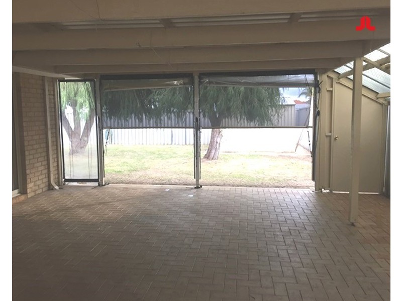 15 Redfin Close, Warnbro WA 6169