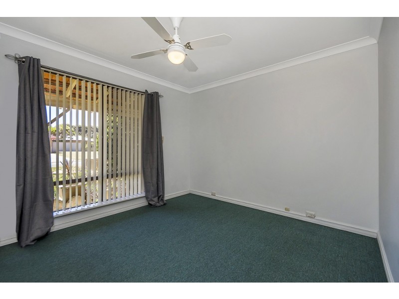 8 Shallow Close, Waikiki WA 6169