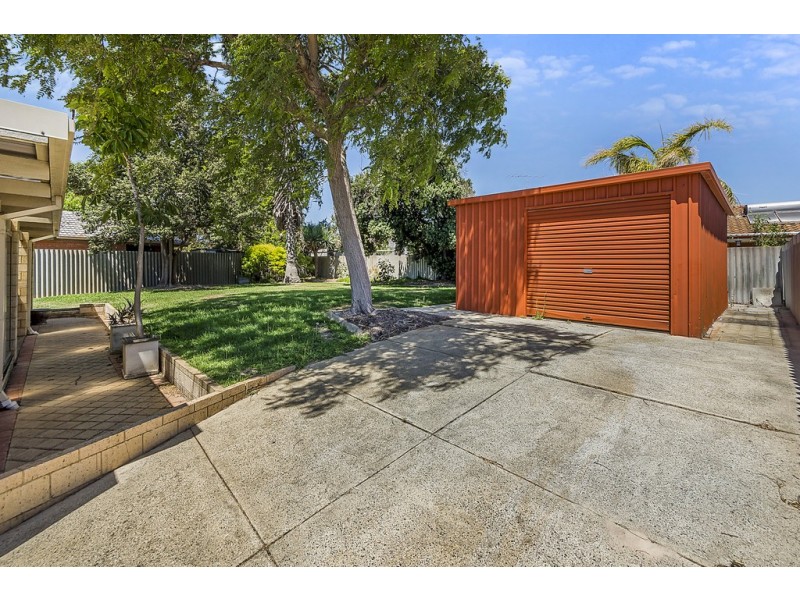 8 Shallow Close, Waikiki WA 6169