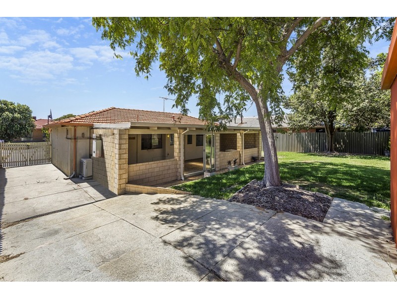8 Shallow Close, Waikiki WA 6169
