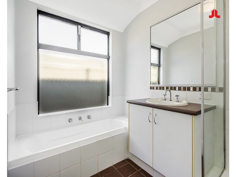 3 Waterhead Road, Waikiki WA 6169