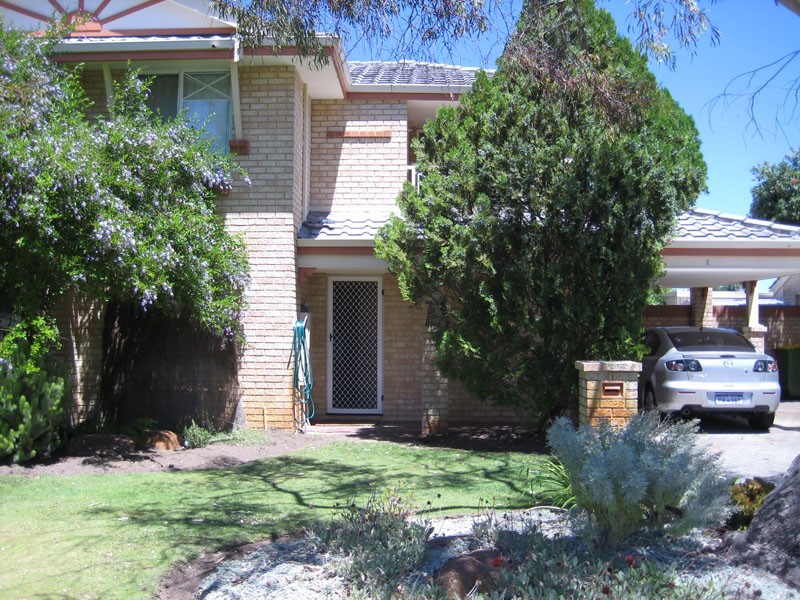 2/4 Sepia Court, Rockingham WA 6168