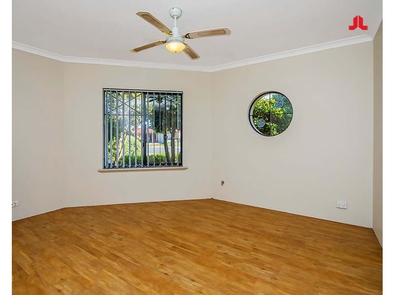 2/92 Oakwood Crescent, Waikiki WA 6169