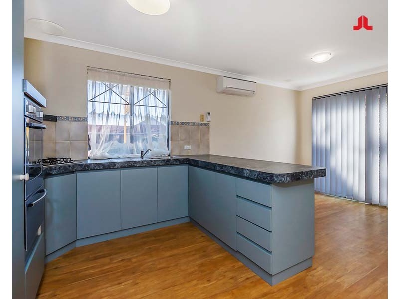 2/92 Oakwood Crescent, Waikiki WA 6169