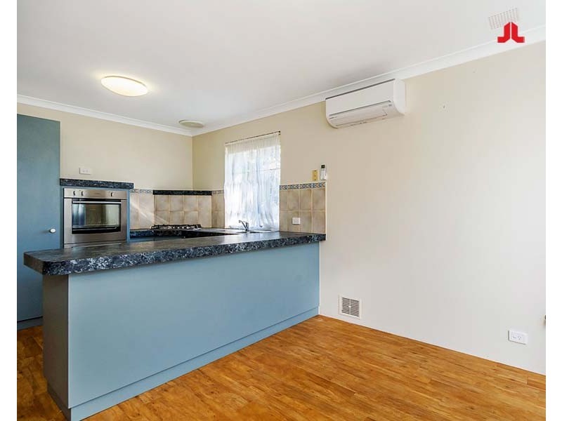 2/92 Oakwood Crescent, Waikiki WA 6169