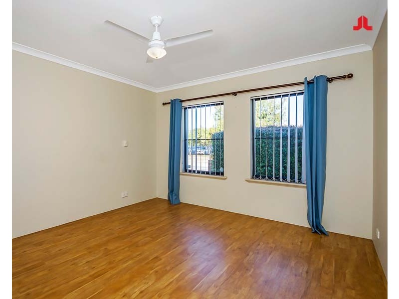 2/92 Oakwood Crescent, Waikiki WA 6169