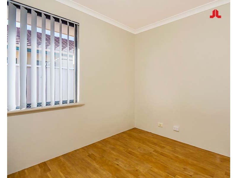 2/92 Oakwood Crescent, Waikiki WA 6169