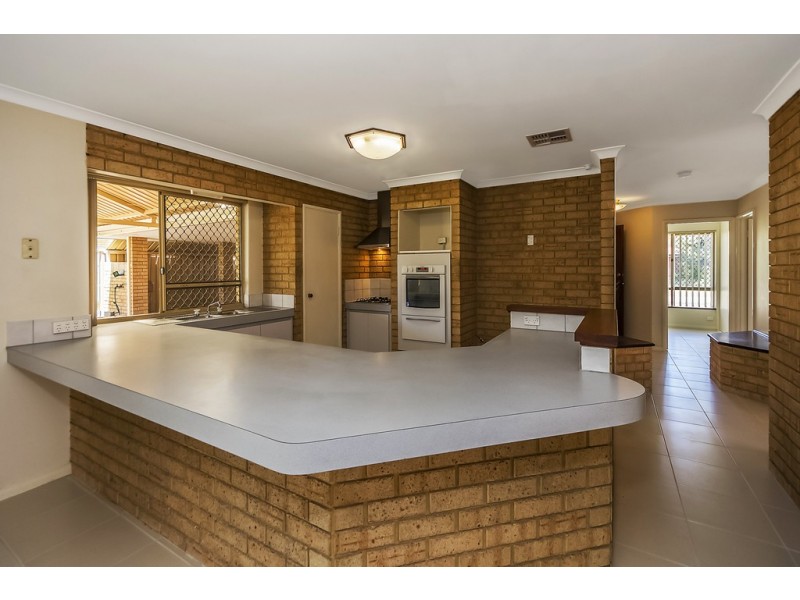 9 Leeward Close, Safety Bay WA 6169