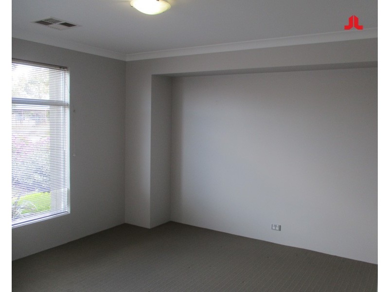 15 Arnside Bend, Waikiki WA 6169