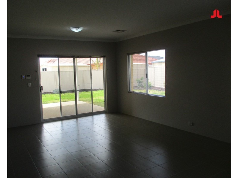 15 Arnside Bend, Waikiki WA 6169