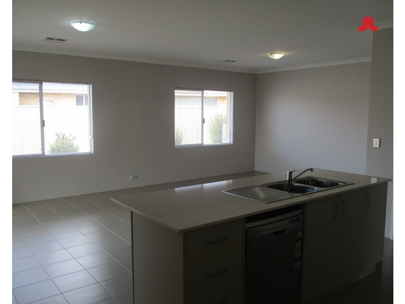 15 Arnside Bend, Waikiki WA 6169