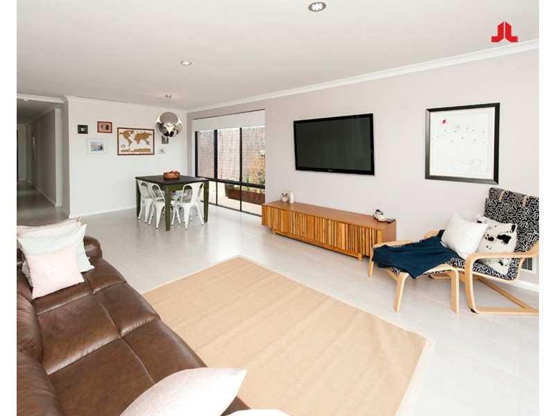 17 Bremen Lane, Port Kennedy WA 6172