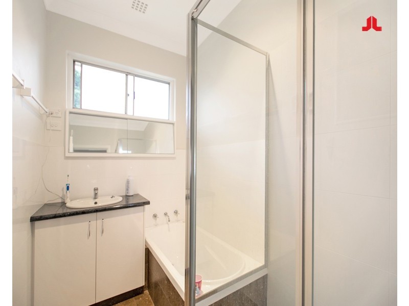 18 Regehr Street, Warnbro WA 6169