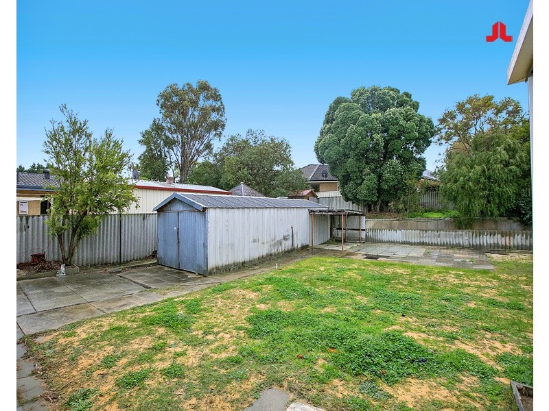 18 Regehr Street, Warnbro WA 6169